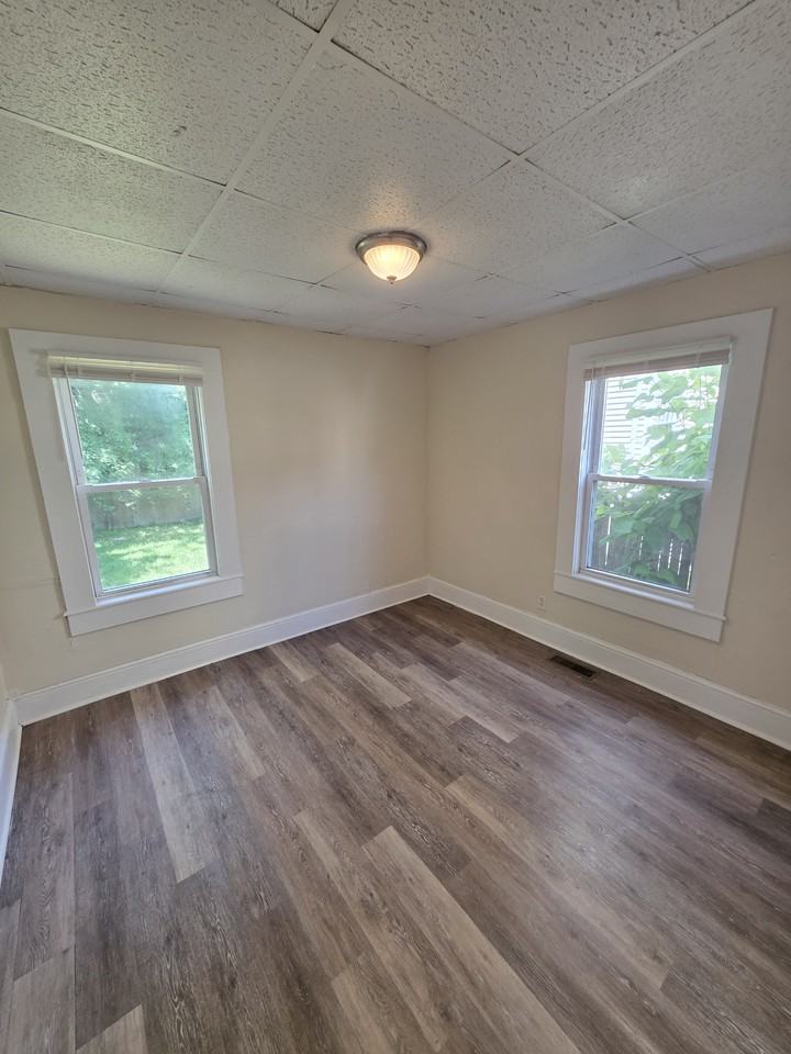 37 Foundry St - Photo 7 of 10