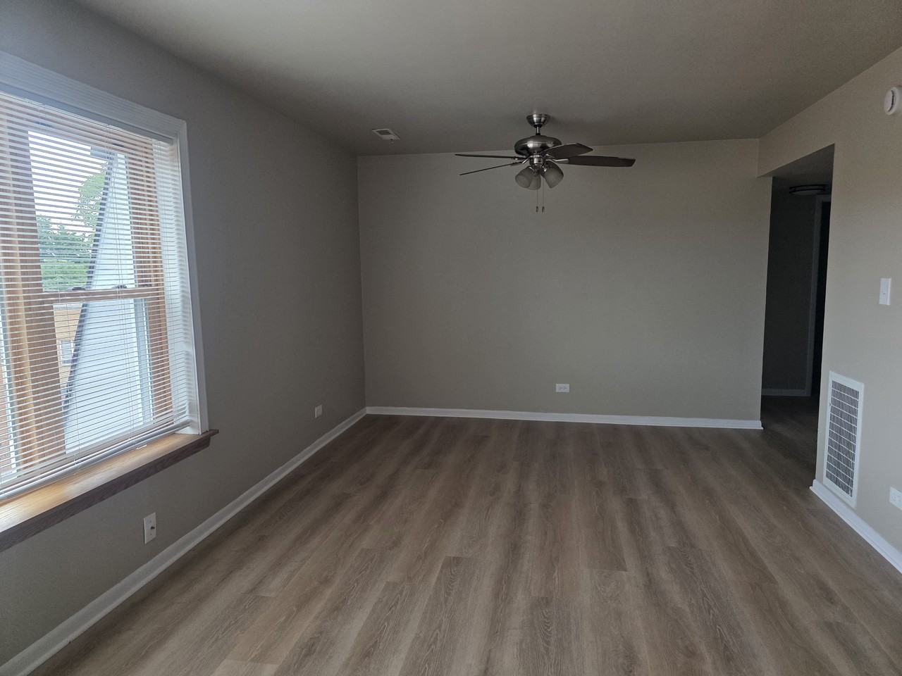 18019 Dixie Hwy - Photo 3 of 15