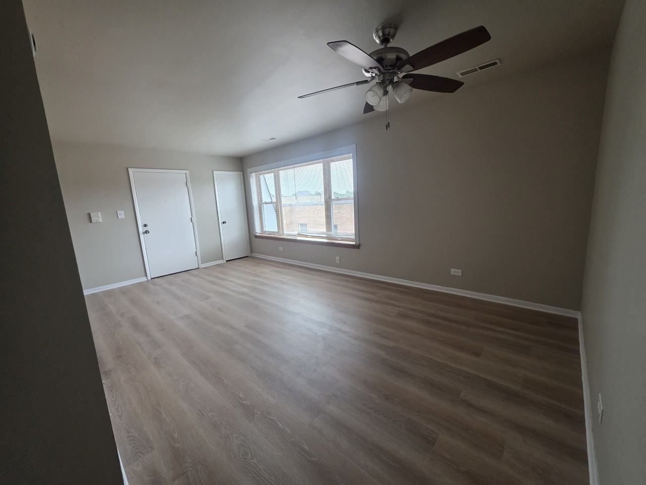 18019 Dixie Hwy - Photo 4 of 15