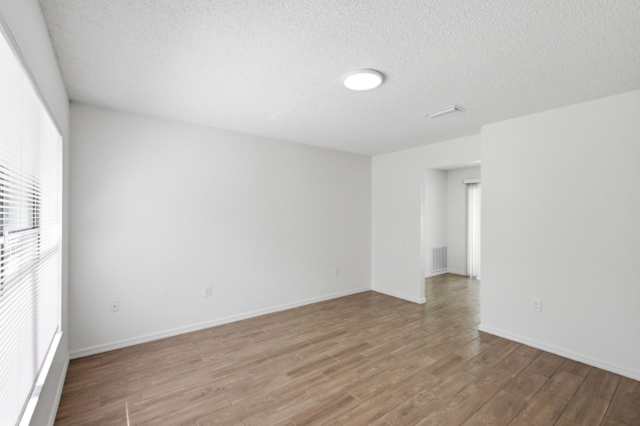 30850 Cherokee Ave - Photo 2 of 13