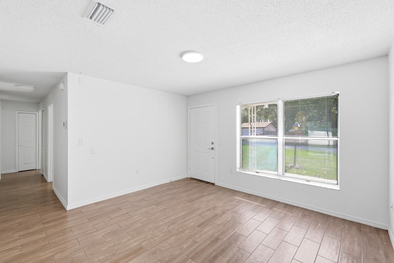 30850 Cherokee Ave - Photo 3 of 13