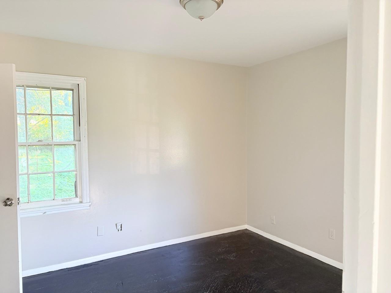 2070 Willow Wood Ave - Photo 4 of 8