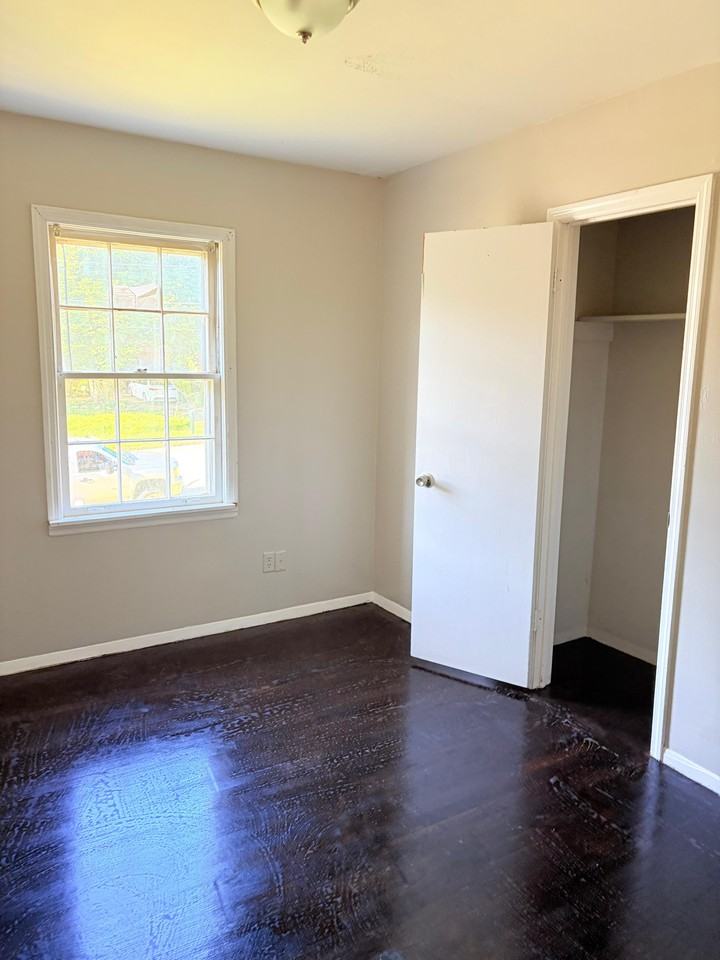 2070 Willow Wood Ave - Photo 5 of 8