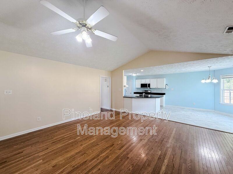 219 Woodland Dr - Photo 5 of 24