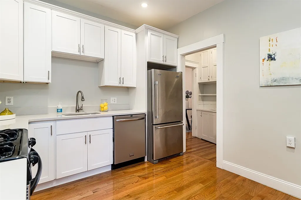 90 Naples Rd #1 - Photo 5 of 18
