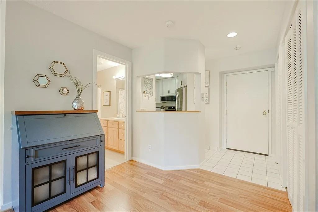 51 Pettee St #13 - Photo 6 of 24