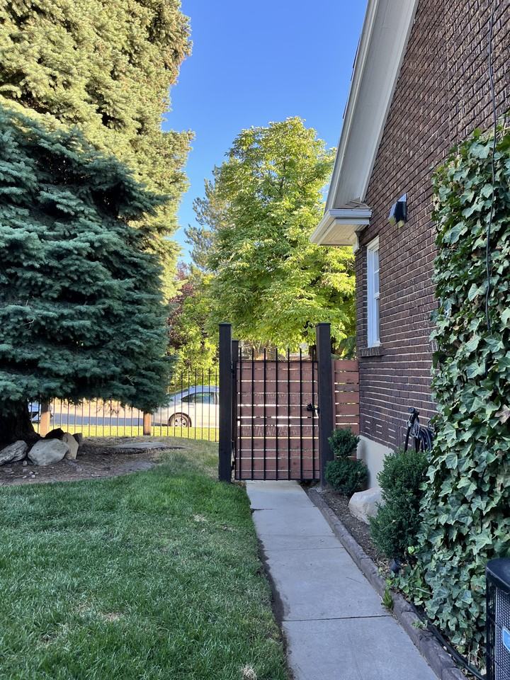 1217 E Whitlock Ave - Photo 5 of 32