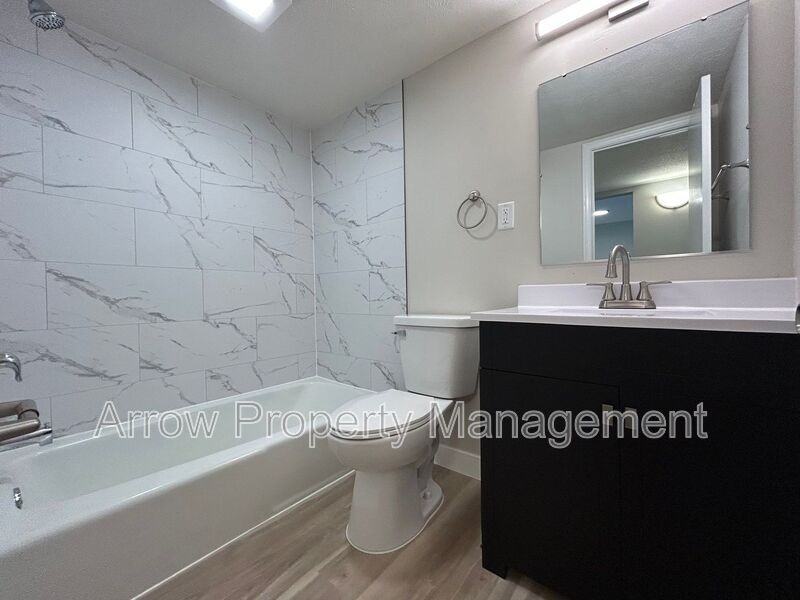 2119 Arbor St - Photo 5 of 7