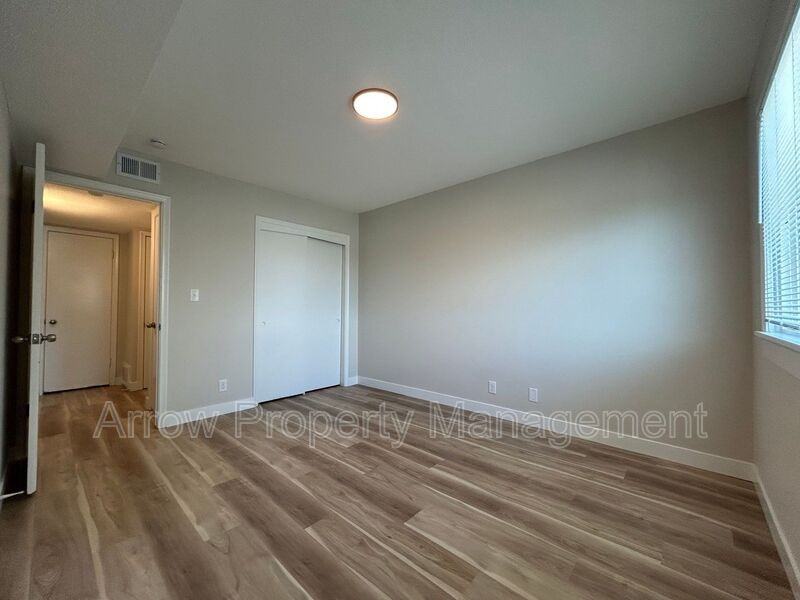 2119 Arbor St - Photo 6 of 7