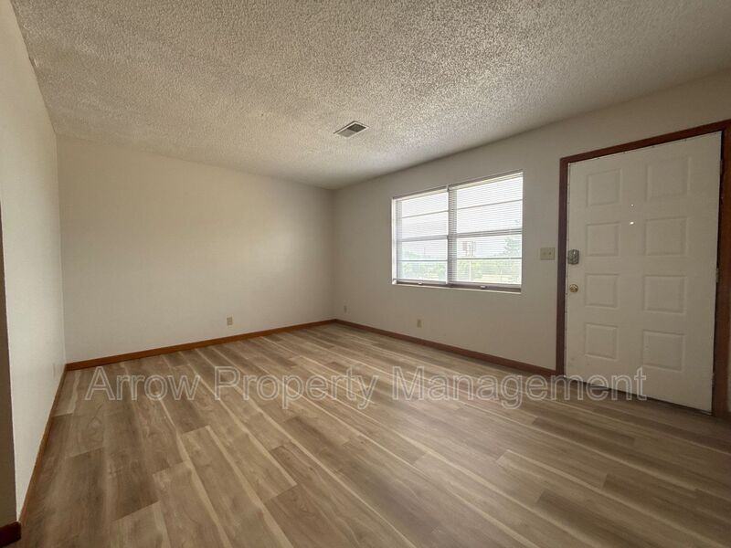 1248 S Jackson St - Photo 3 of 18