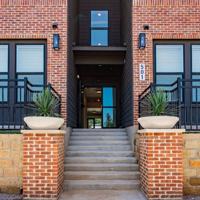 featured image of 501 N Ewing Ave