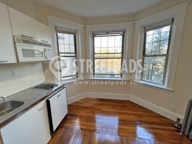 27 Park Drive #10 - Photo 3 of 12