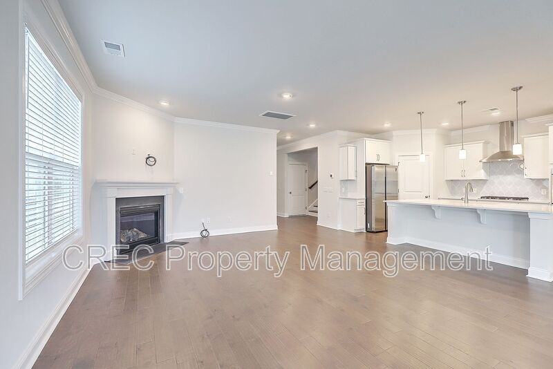 166 Whaler Ave - Photo 6 of 36