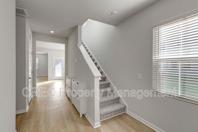 1465 Central Ave - Photo 3 of 28