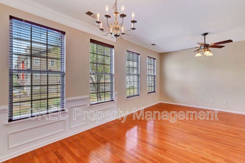 9161 Parlor Dr - Photo 3 of 12