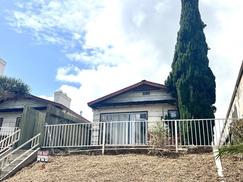 2160 Grand Ave - Photo 5 of 17
