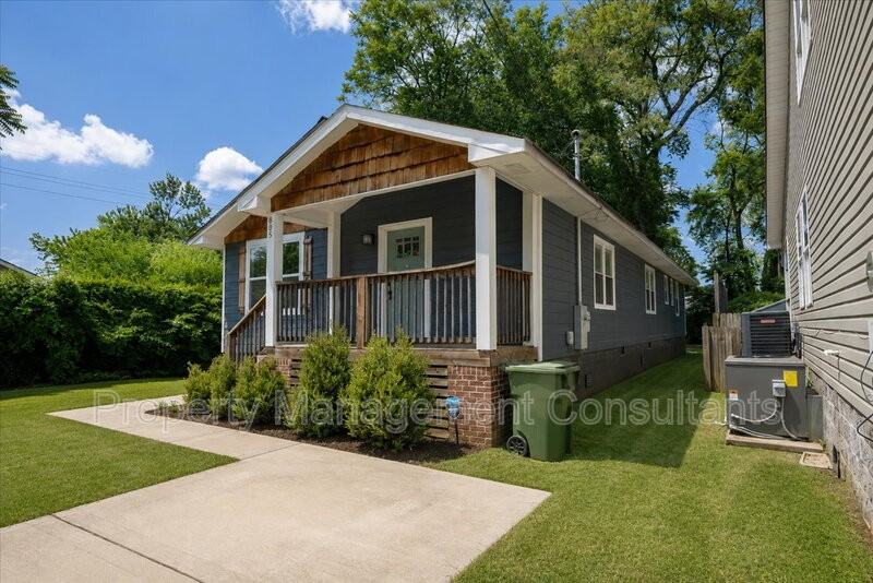 805 Rison Ave Ne - Photo 3 of 28