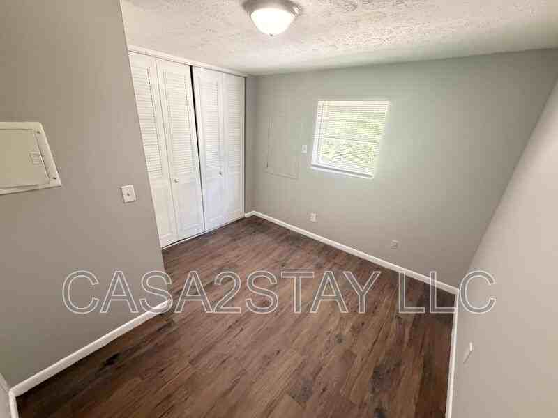 5104 Malibu Ct #21 - Photo 6 of 10