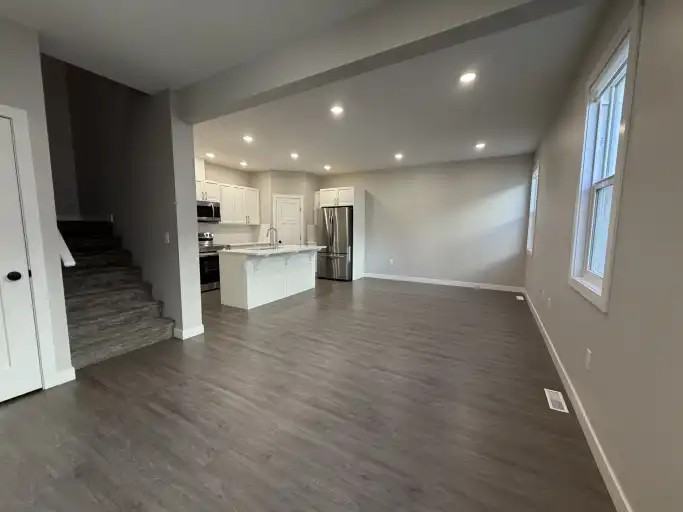 10227B 149 Ave #B - Photo 4 of 16