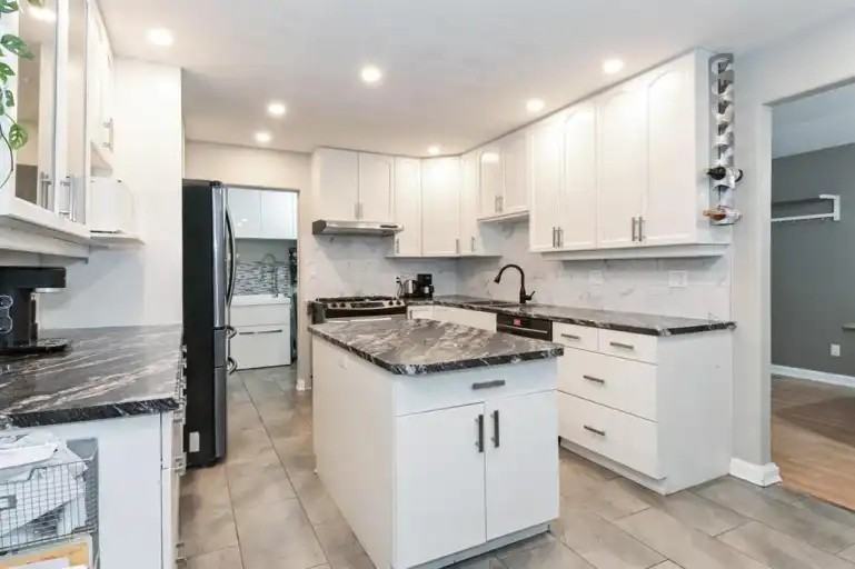 17163 58 Ave - Photo 2 of 21