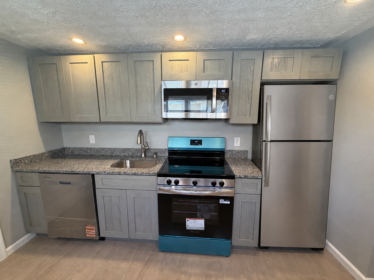 730 Boulevard Ave #2ndFL - Photo 2 of 8