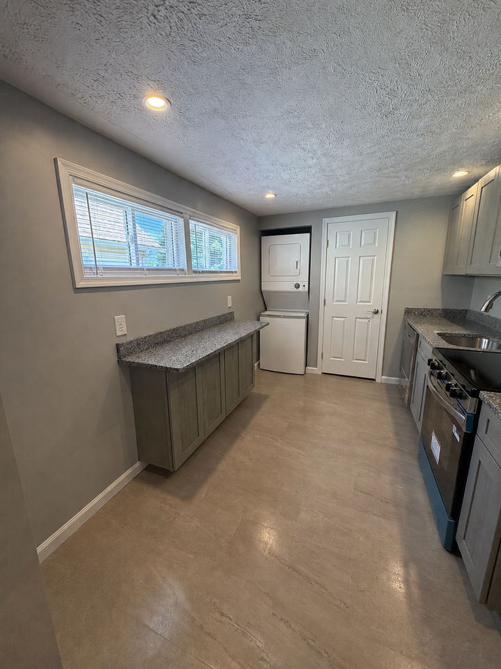 730 Boulevard Ave #2ndFL - Photo 3 of 8