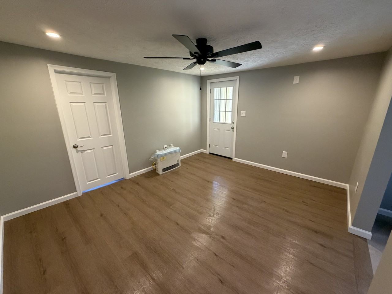 730 Boulevard Ave #2ndFL - Photo 4 of 8