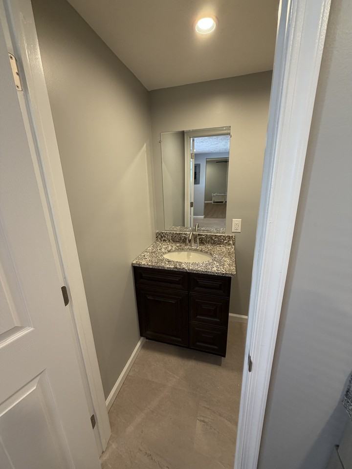 730 Boulevard Ave #2ndFL - Photo 7 of 8