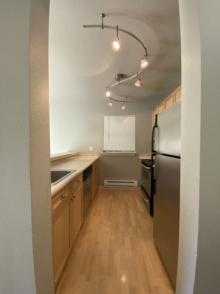 9805 Avondale Rd Ne #M240 - Photo 4 of 13