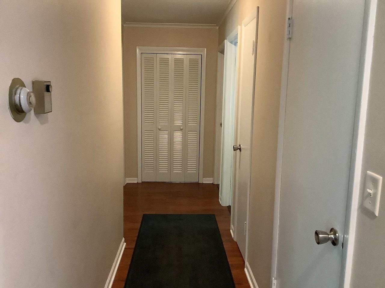 906 S Briarwood Dr #NA - Photo 2 of 9