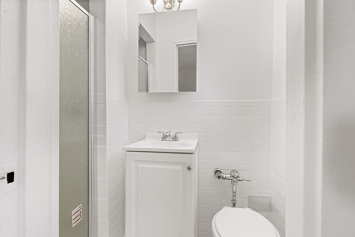 640 W 231st St #6F - Photo 2 of 13