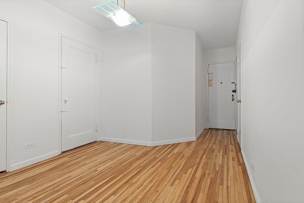 640 W 231st St #6F - Photo 3 of 13