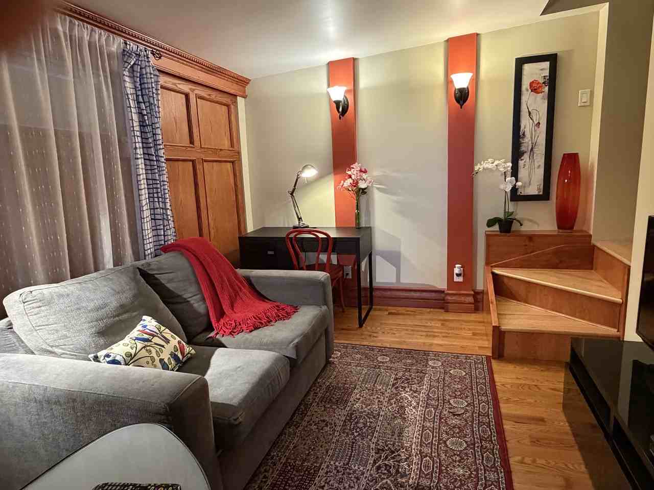 136 Rue Notre-Dame-de-l'île #C - Photo 2 of 12
