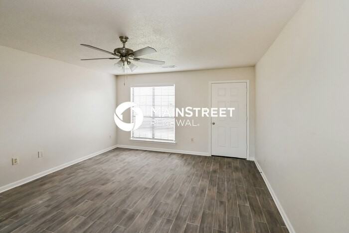5451 Gardendale St - Photo 6 of 17