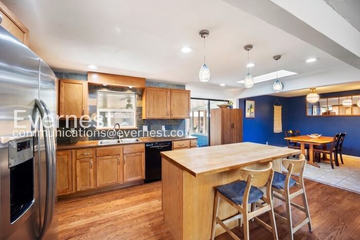 2605 Reed Ct - Photo 5 of 25