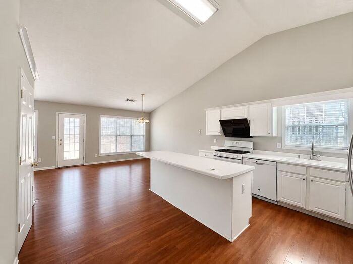 1410 Highland Farm Dr - Photo 7 of 24