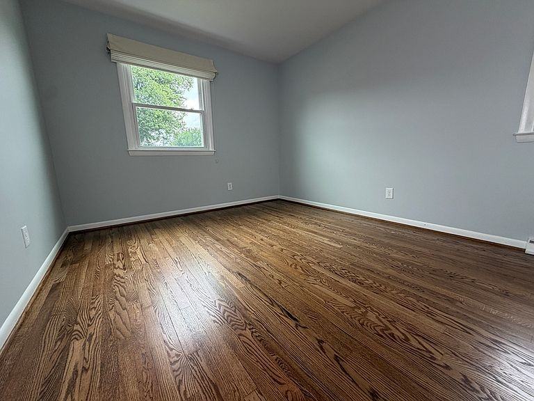 3211 Carillon Drive - Photo 4 of 10