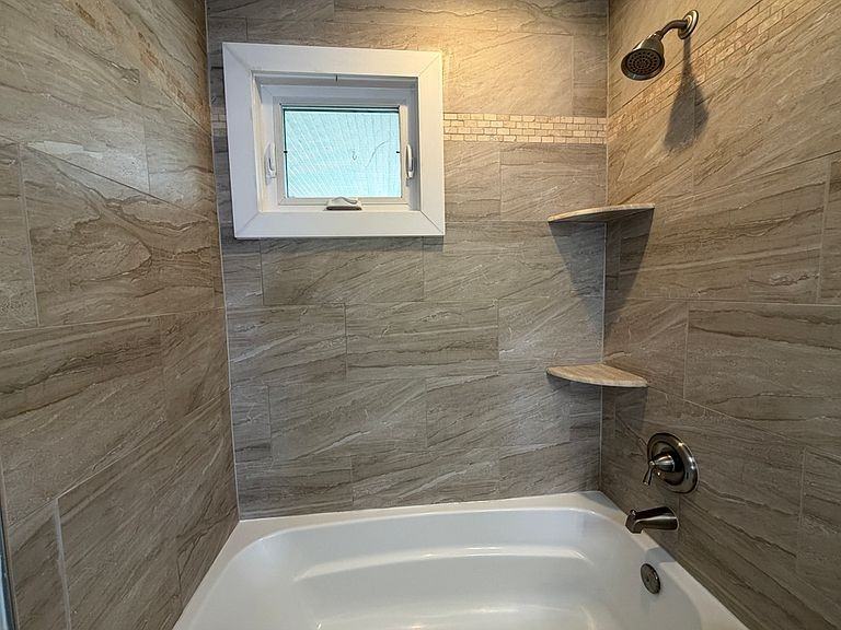 3211 Carillon Drive - Photo 5 of 10