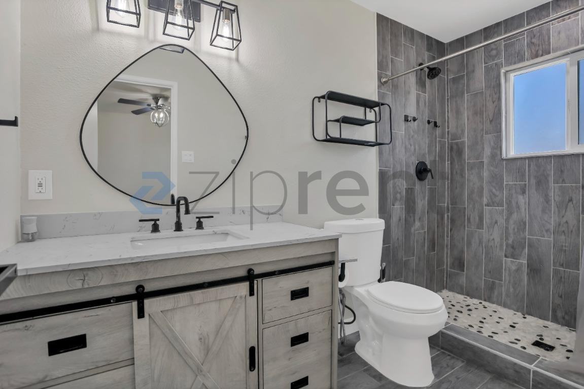3097 W Sussex Way - Photo 7 of 33