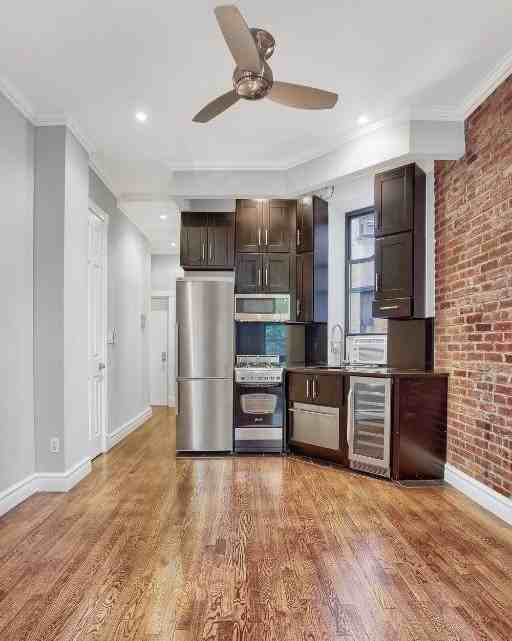 Mott St #14 - Photo 2 of 5