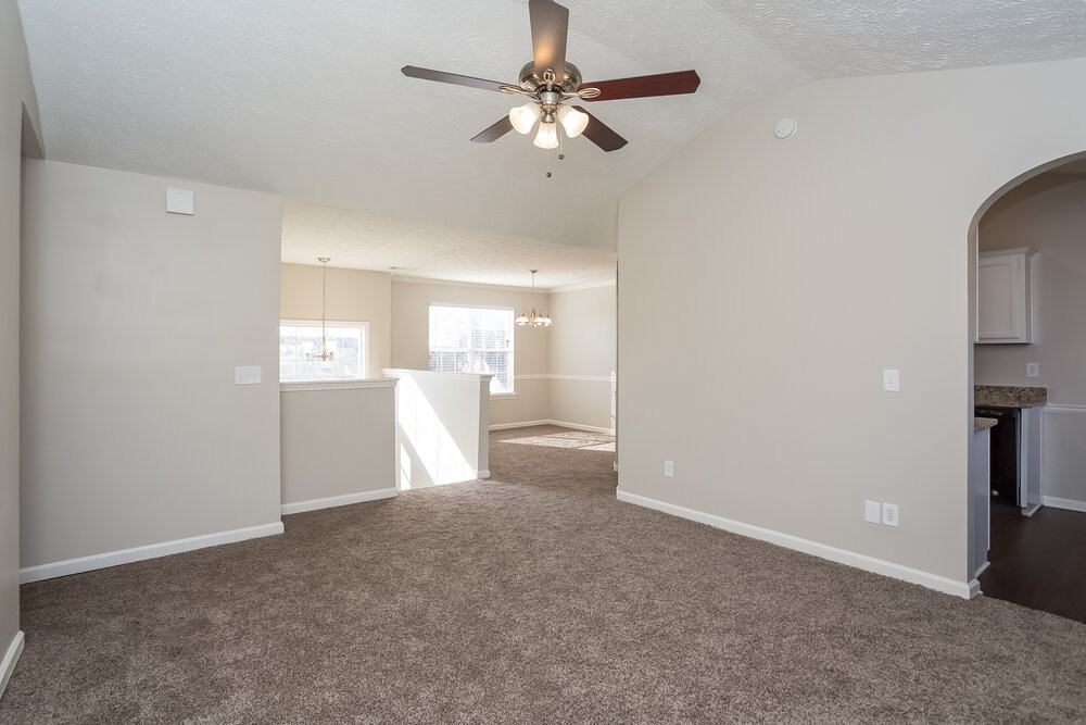 430 Summer Hill Cir - Photo 4 of 15