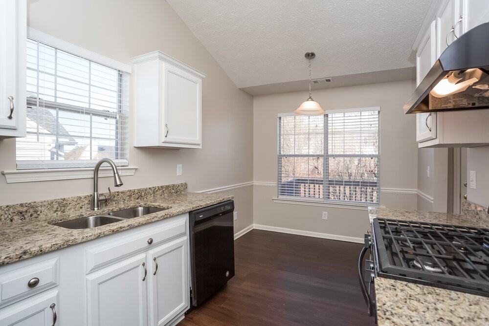 430 Summer Hill Cir - Photo 7 of 15