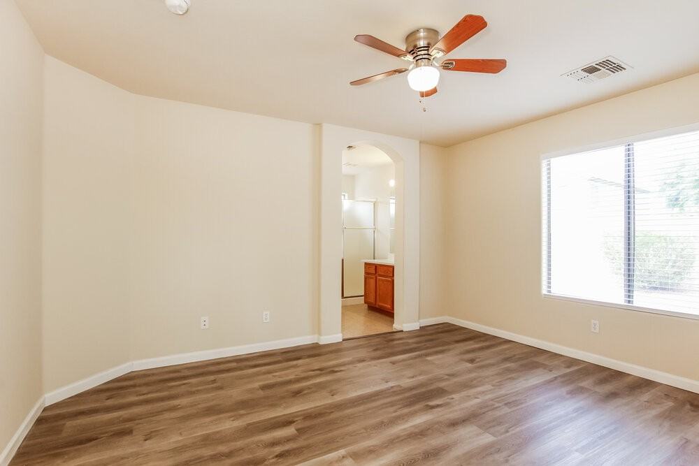 11026 W Wilshire Dr - Photo 7 of 16