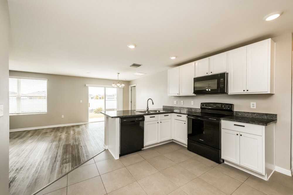 11702 Miracle Mile Dr - Photo 7 of 19