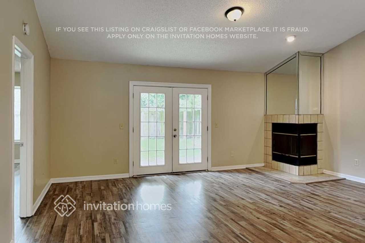7737 Rockridge Dr W - Photo 3 of 18