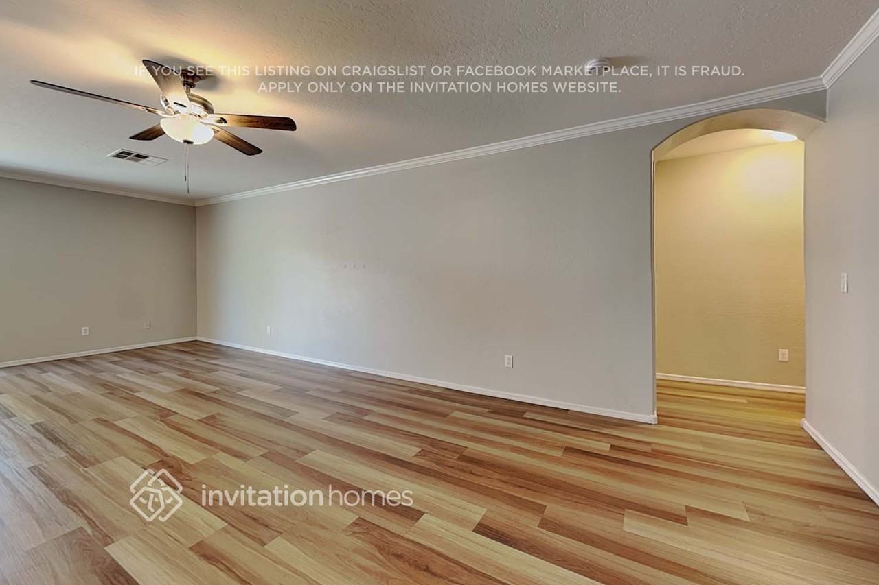 6862 W Townley Ave - Photo 3 of 18