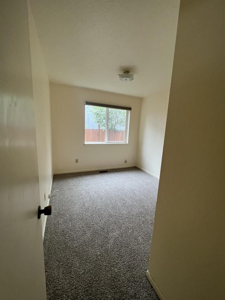 617 W Fern Ave #1 - Photo 5 of 18
