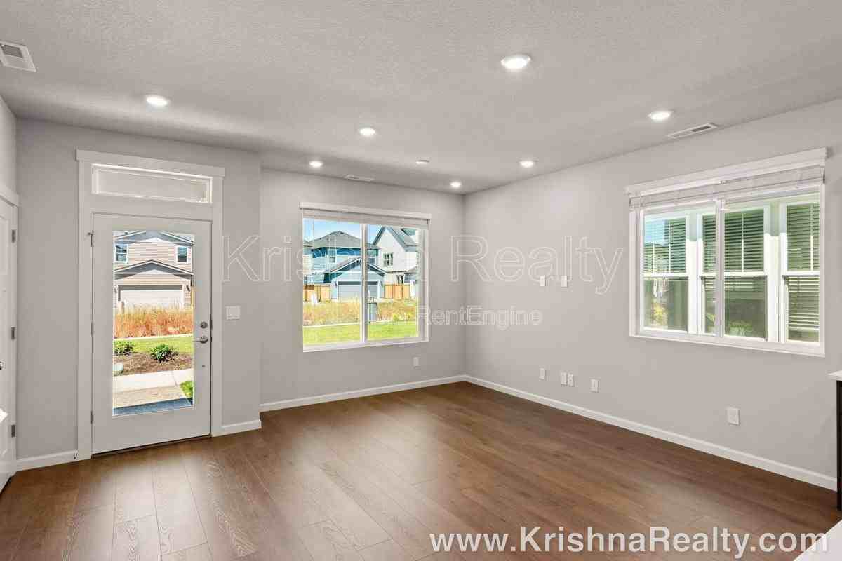 3513 Se Salal Ln - Photo 3 of 10