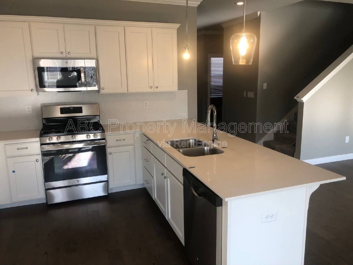 1316 Fifth Ave - Photo 3 of 10