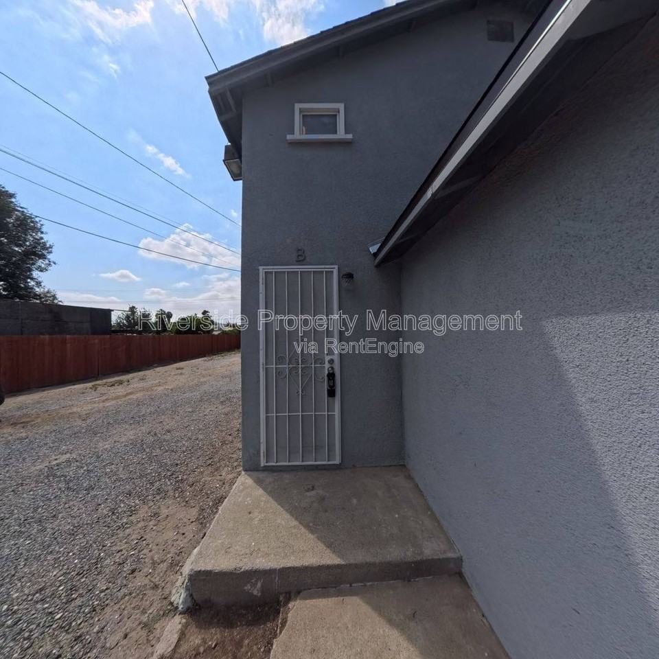 3939 Twining St #B - Photo 2 of 10